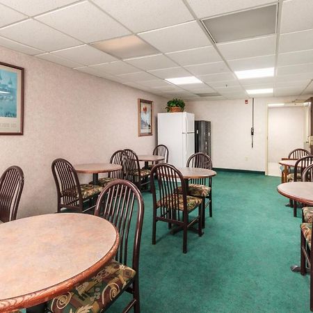 Red Roof Inn Morehead Bagian luar foto