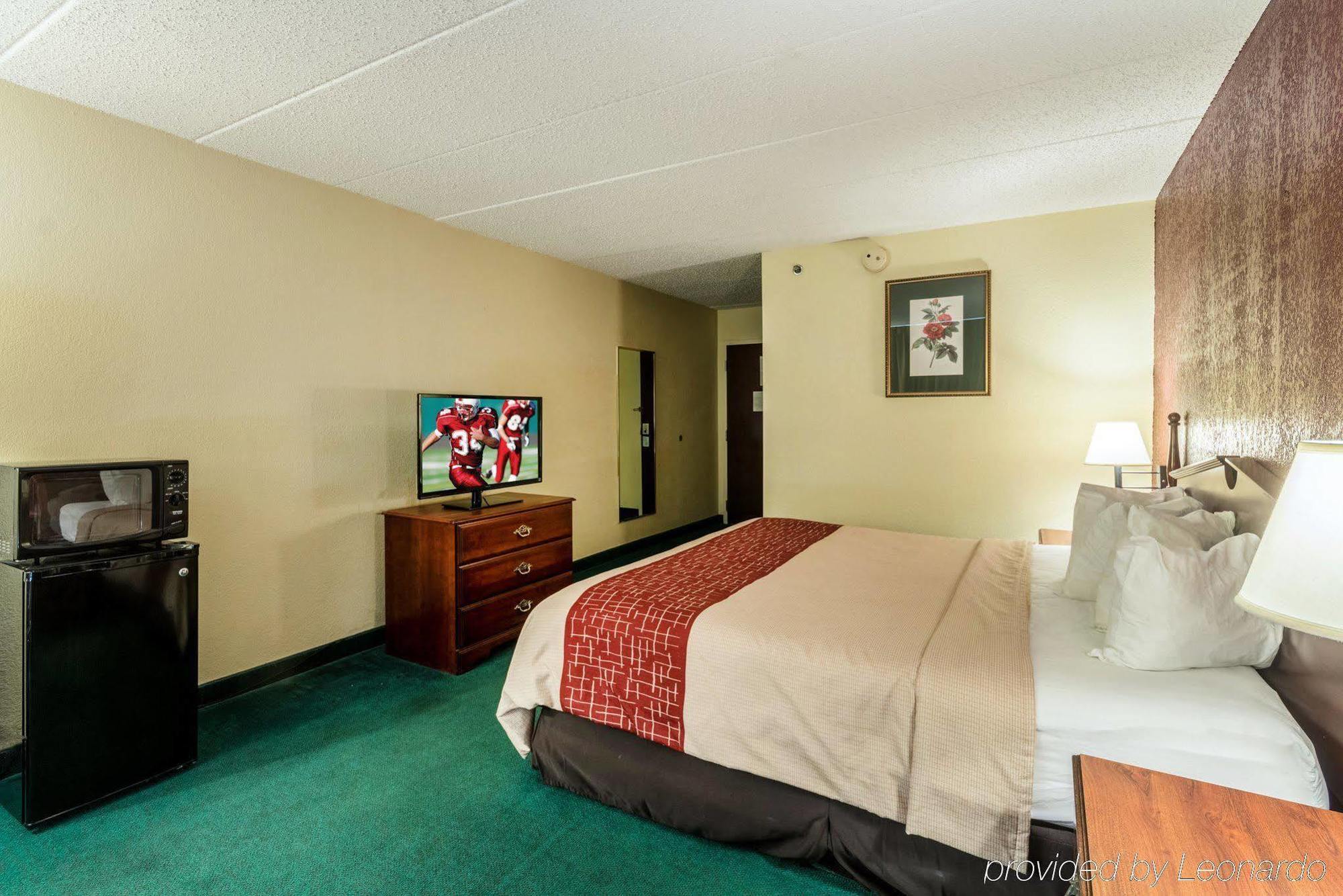 Red Roof Inn Morehead Bagian luar foto